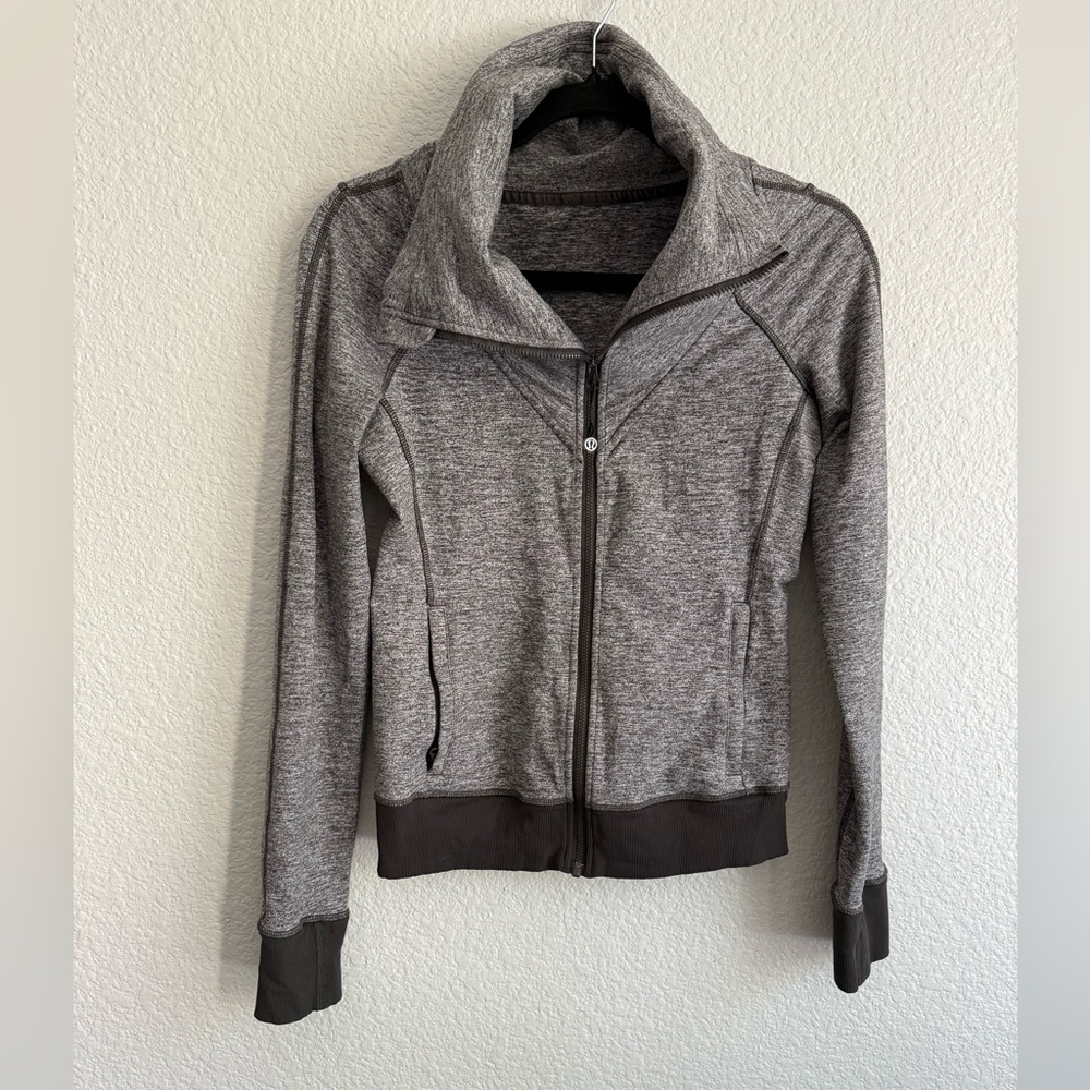 Lululemon Asana Jacket Womens gray size 6 Herringbone Zip Up Activewear Collar